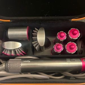 Dyson airwrap complete set with extra attachments